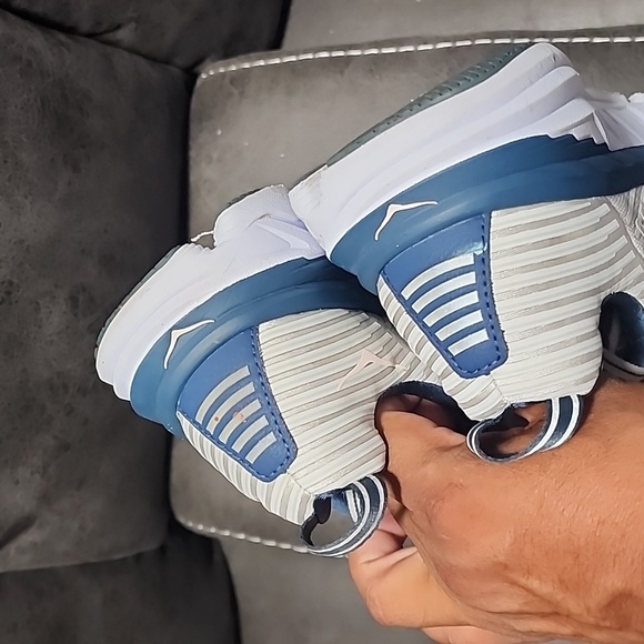 Hoka One One - Picture 5 of 7